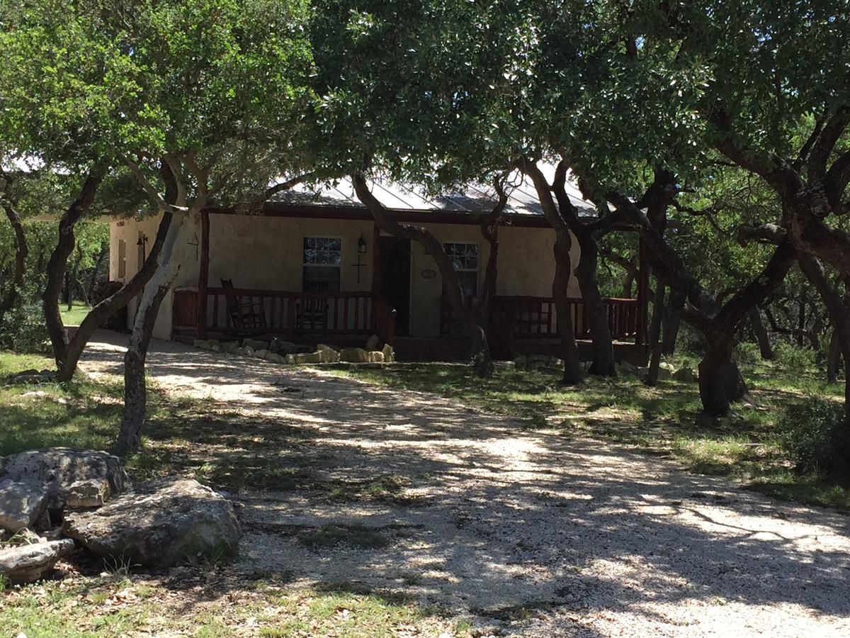 Glory Hills Ranch Bed & Breakfast Pipe Creek Exterior photo