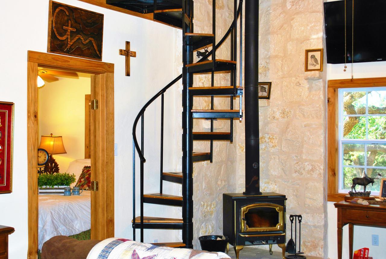 Glory Hills Ranch Bed & Breakfast Pipe Creek Exterior photo